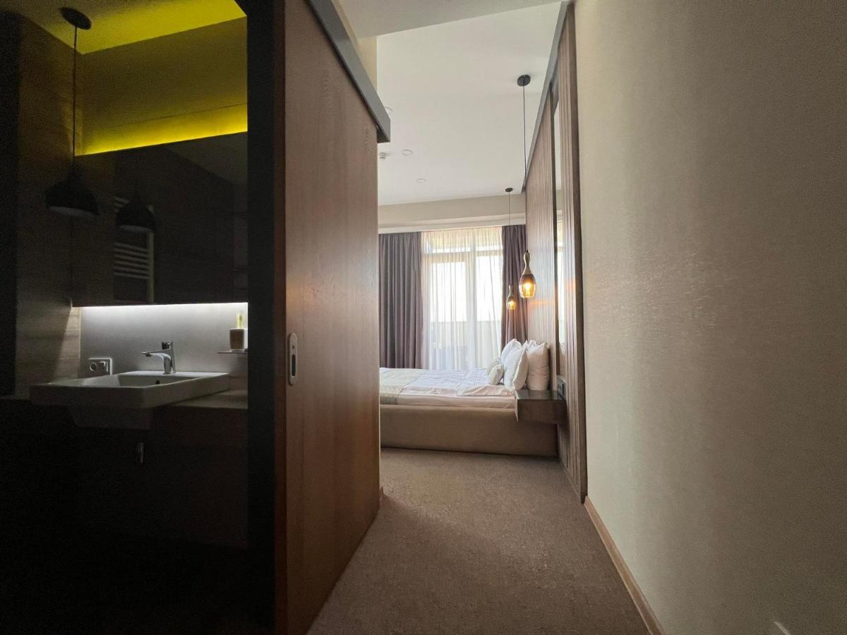 Hotel Sky Station Tiflis Dış mekan fotoğraf