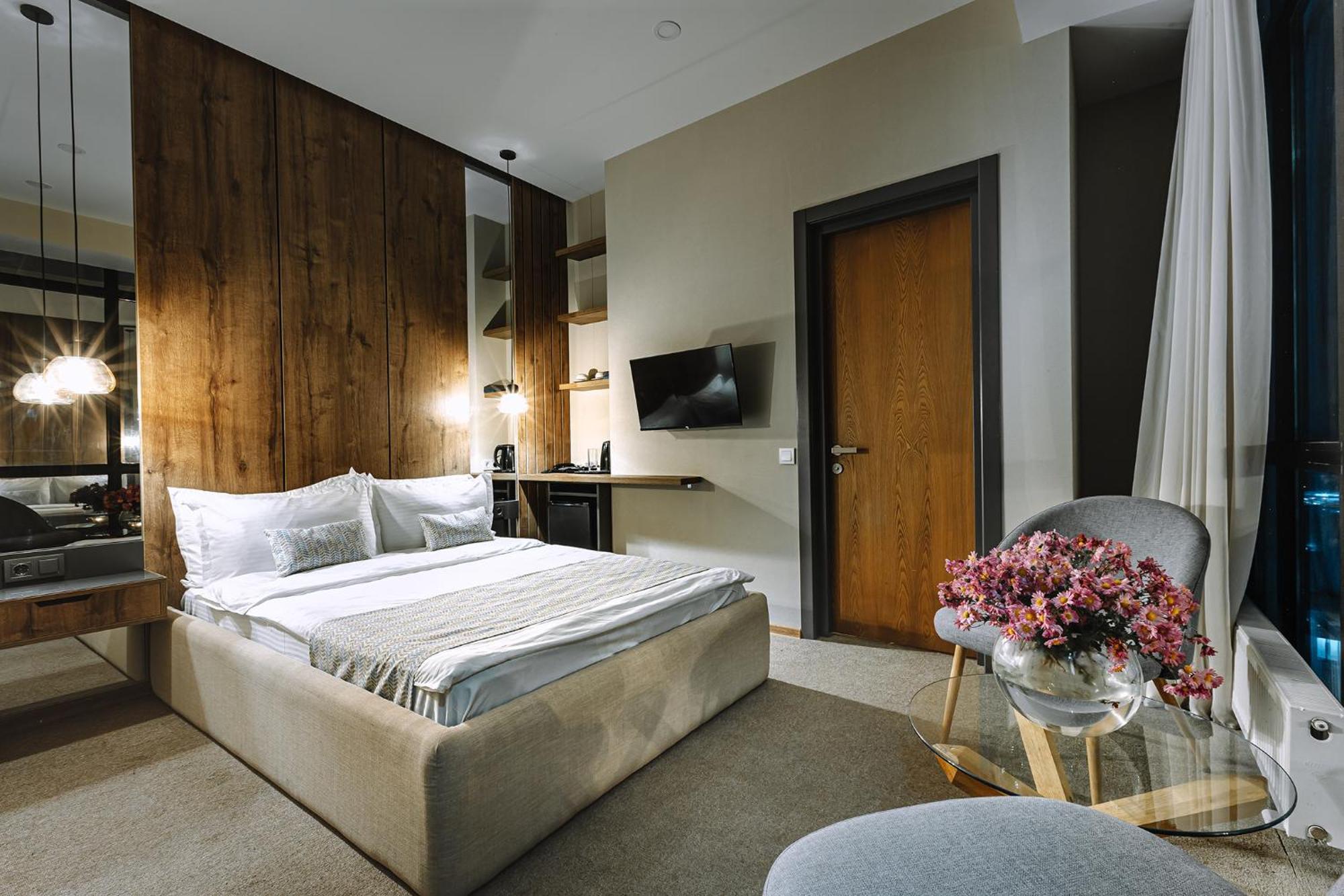 Hotel Sky Station Tiflis Dış mekan fotoğraf