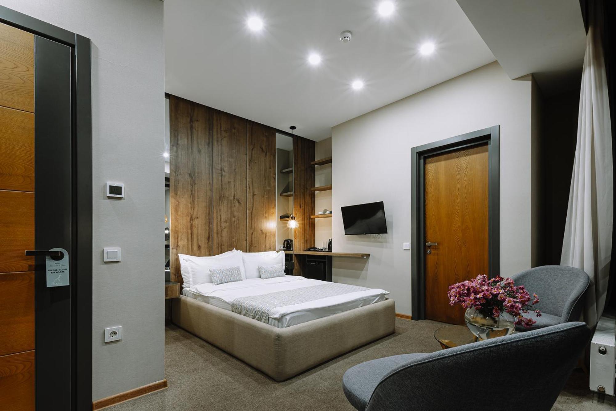 Hotel Sky Station Tiflis Dış mekan fotoğraf