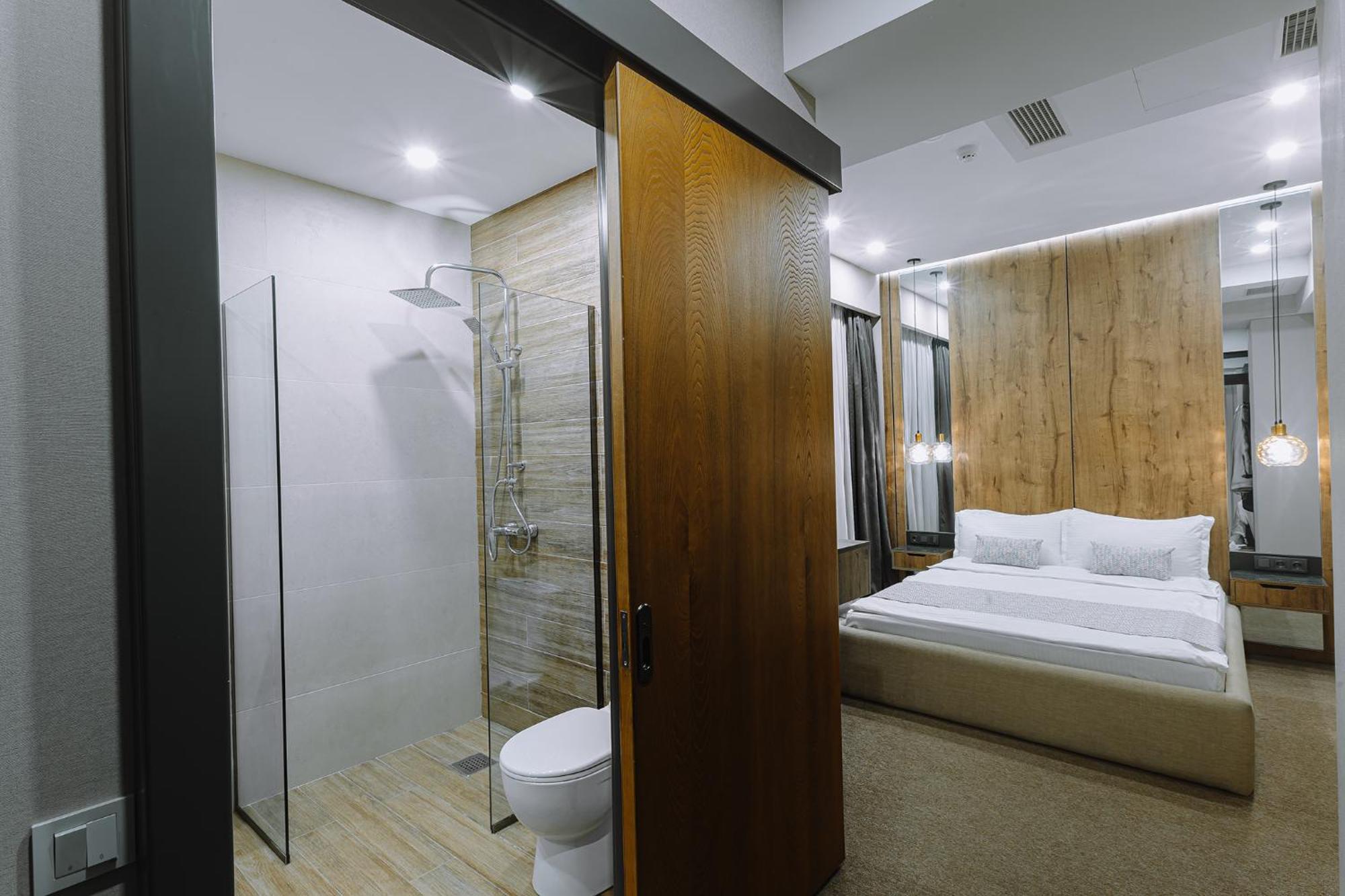 Hotel Sky Station Tiflis Dış mekan fotoğraf