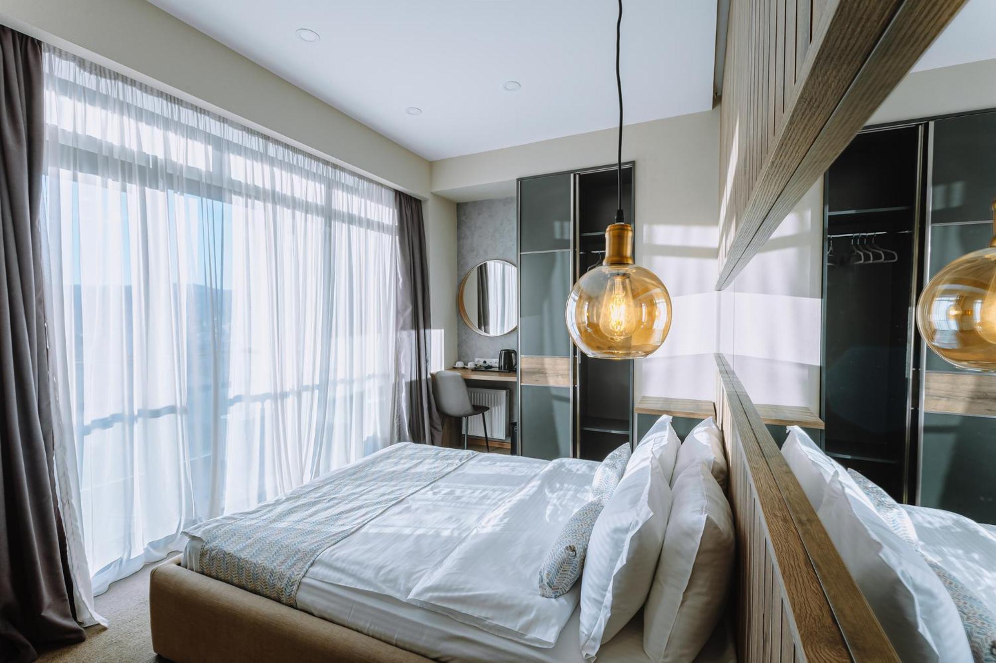 Hotel Sky Station Tiflis Dış mekan fotoğraf