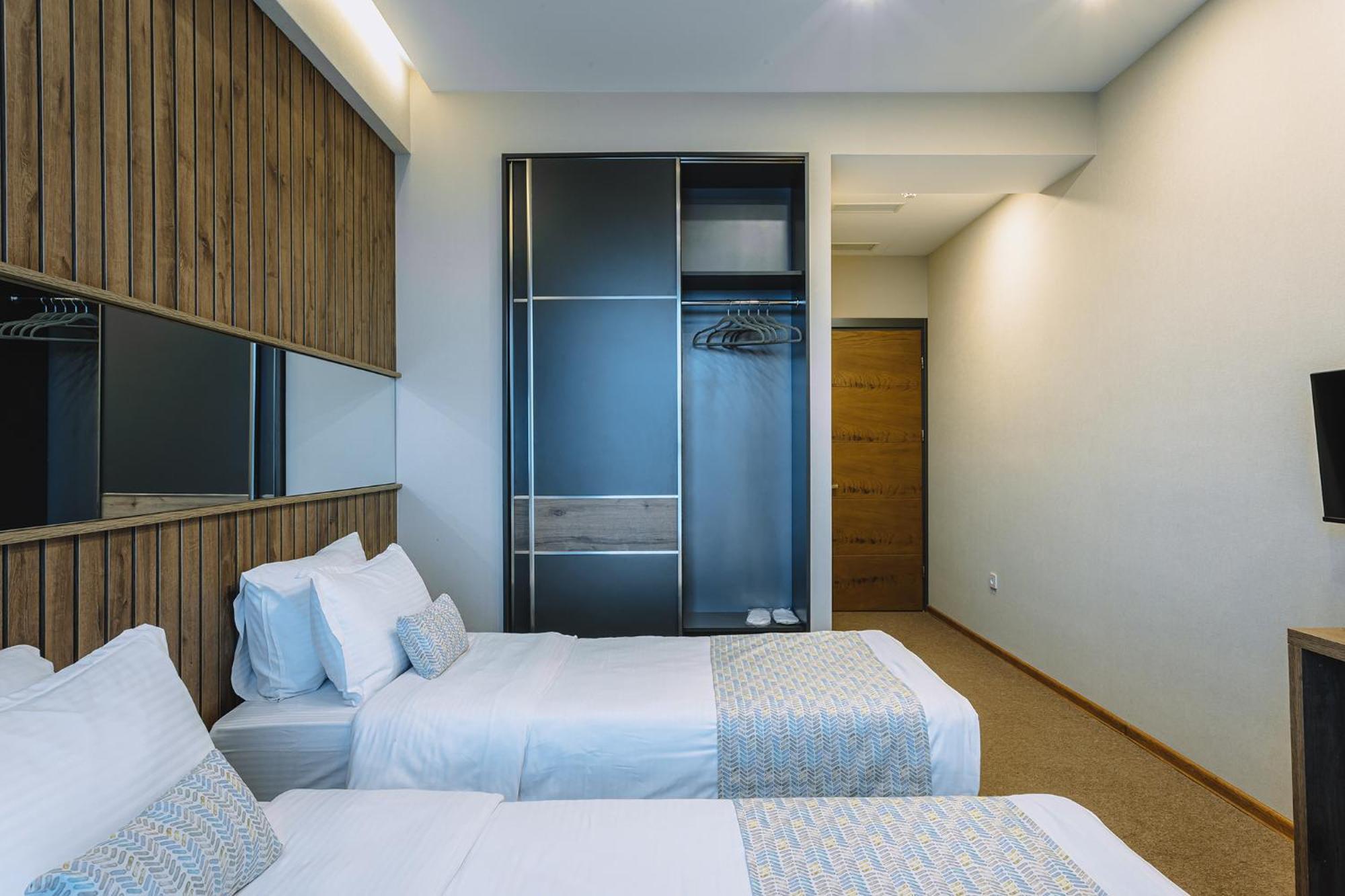 Hotel Sky Station Tiflis Dış mekan fotoğraf