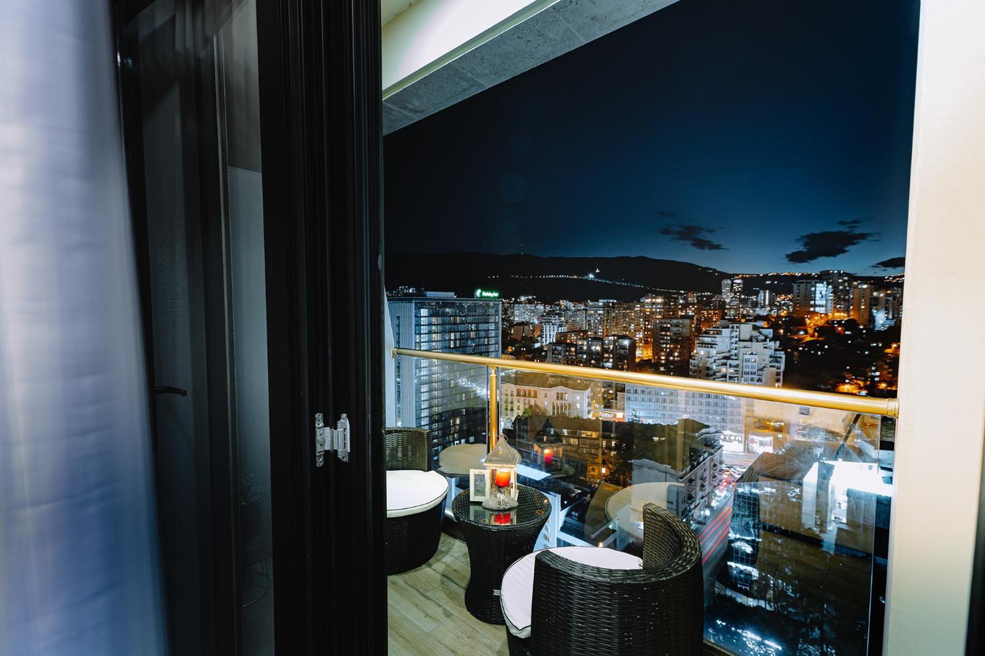 Hotel Sky Station Tiflis Dış mekan fotoğraf
