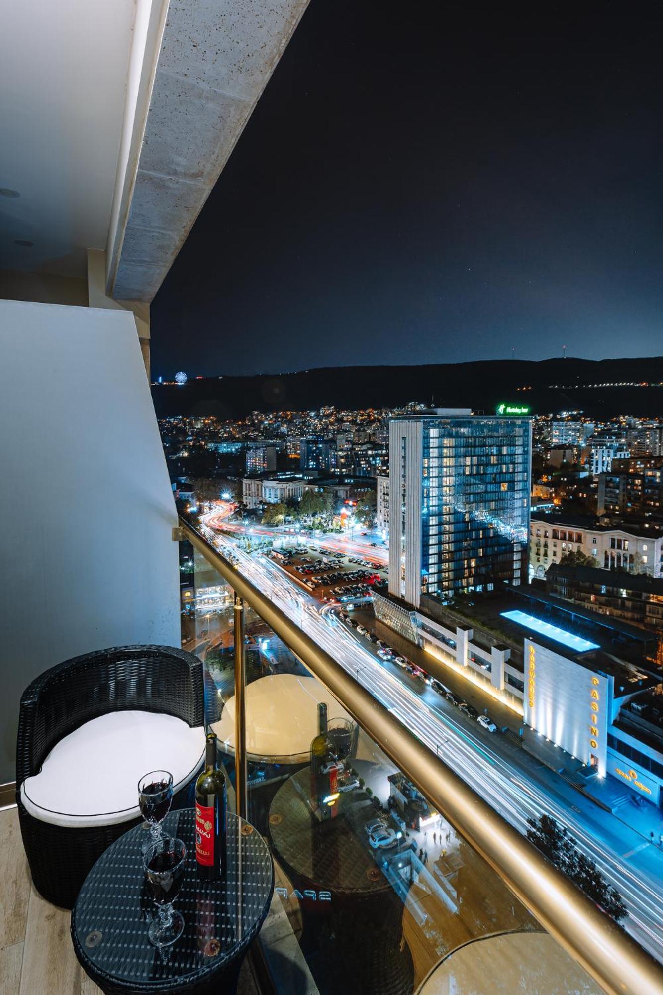 Hotel Sky Station Tiflis Dış mekan fotoğraf