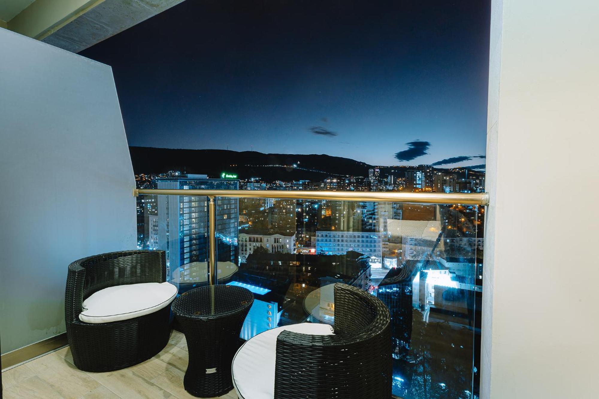 Hotel Sky Station Tiflis Dış mekan fotoğraf