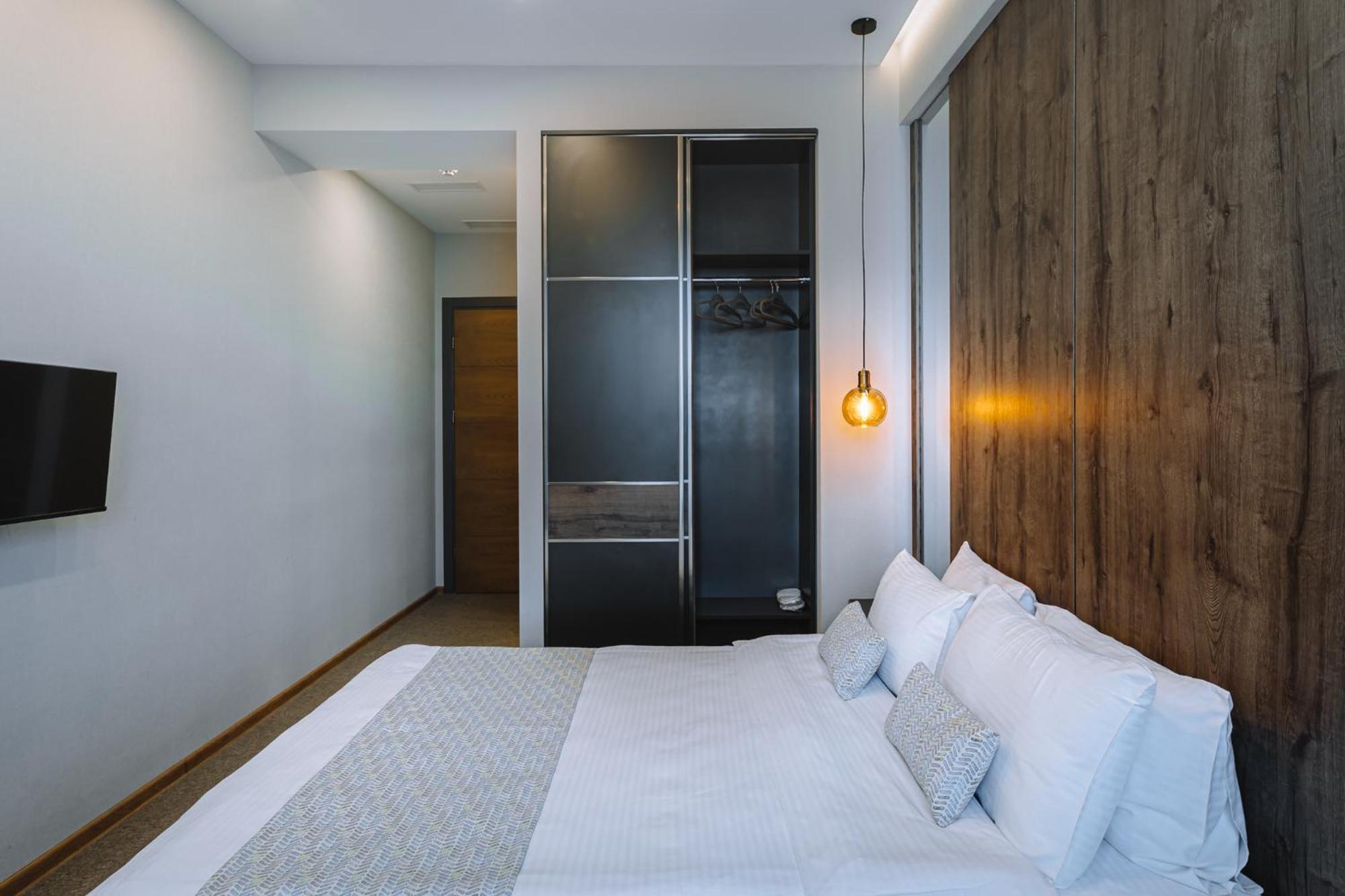 Hotel Sky Station Tiflis Dış mekan fotoğraf