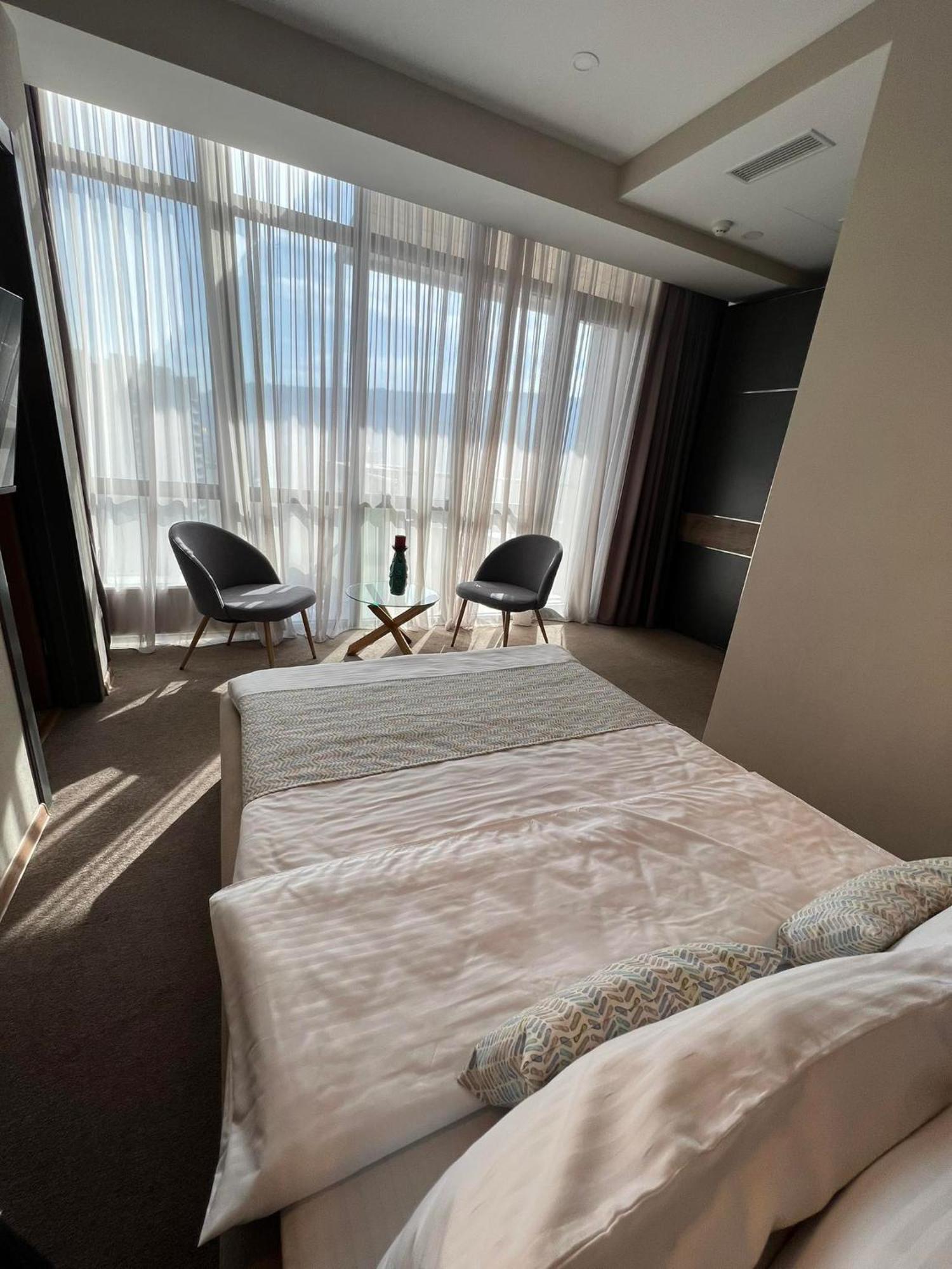 Hotel Sky Station Tiflis Dış mekan fotoğraf